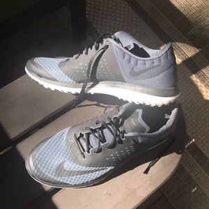 Men’s Nike sneakers